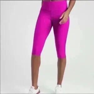 ATHLETA Electric Fuchsia Dobby Action Crop Legging Sz M Pull-On Athletic